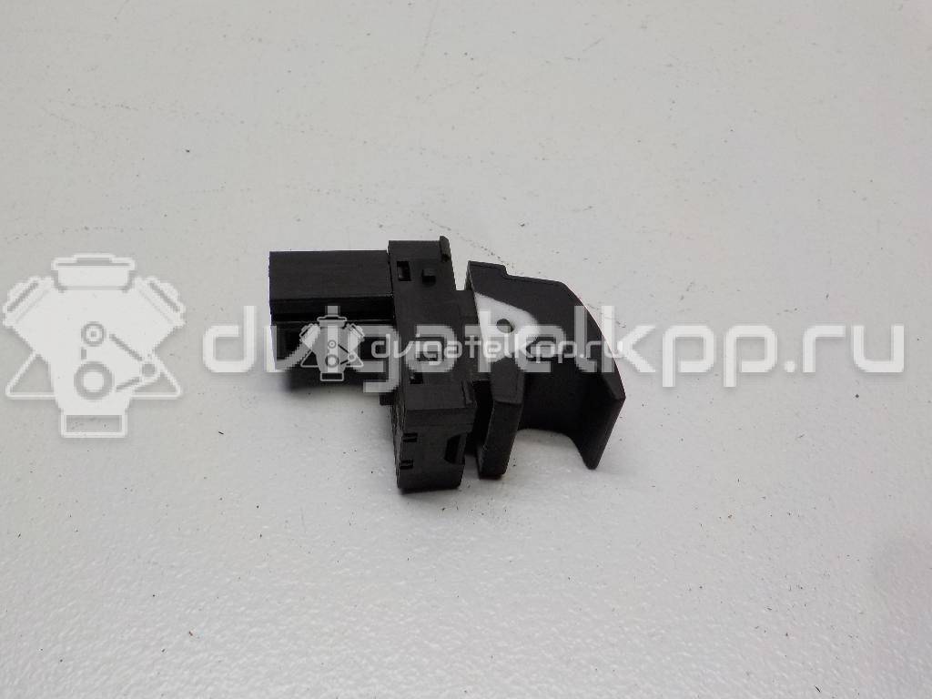 Фото Кнопка стеклоподъемника  7L6959855B для Volkswagen Scirocco / Tiguan / Touran / Amarok S1B / Cc {forloop.counter}}