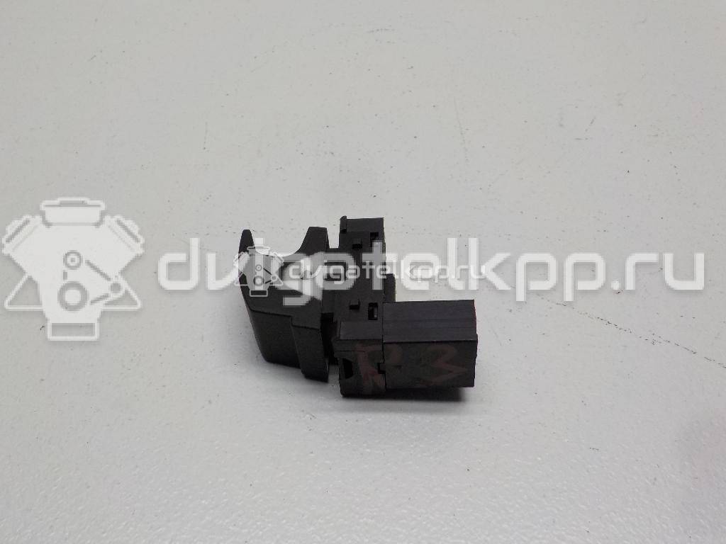 Фото Кнопка стеклоподъемника  7L6959855B для Volkswagen Scirocco / Tiguan / Touran / Amarok S1B / Cc {forloop.counter}}