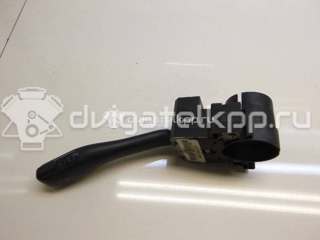 Фото Переключатель поворотов подрулевой  8L0953513G для Seat Leon / Toledo / Alhambra {forloop.counter}}