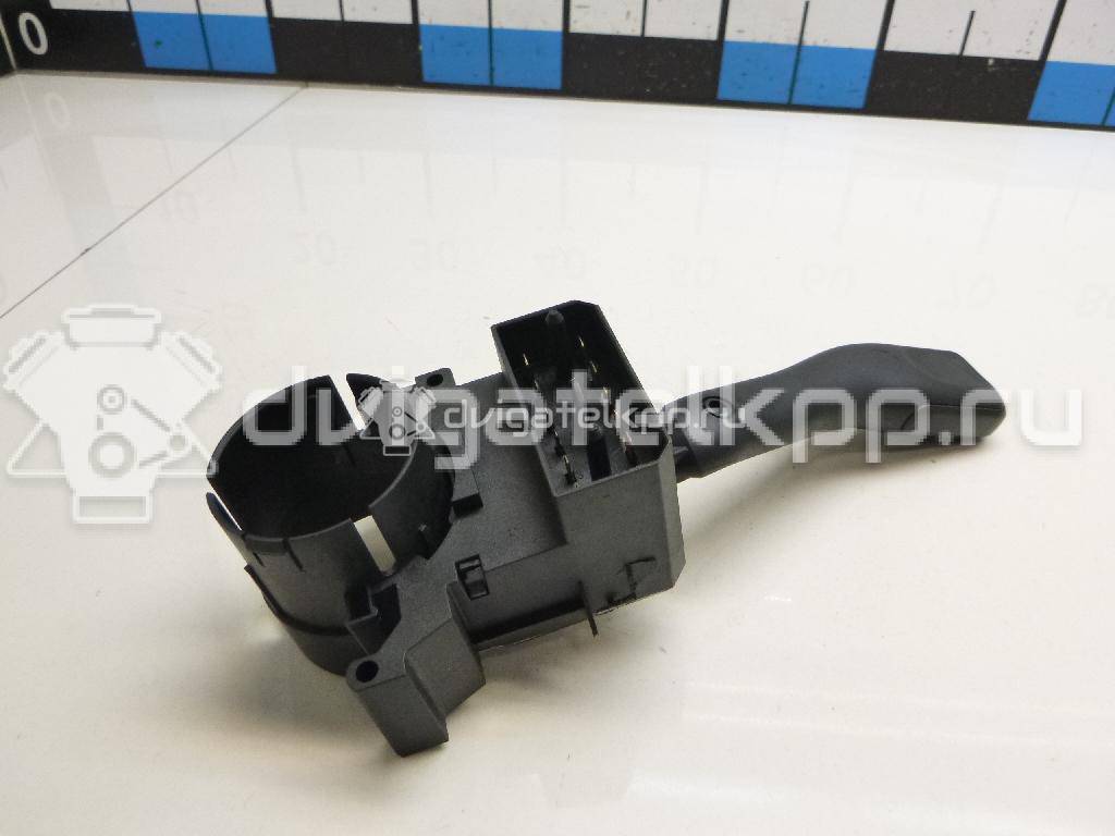 Фото Переключатель поворотов подрулевой  8L0953513G для Seat Leon / Toledo / Alhambra {forloop.counter}}