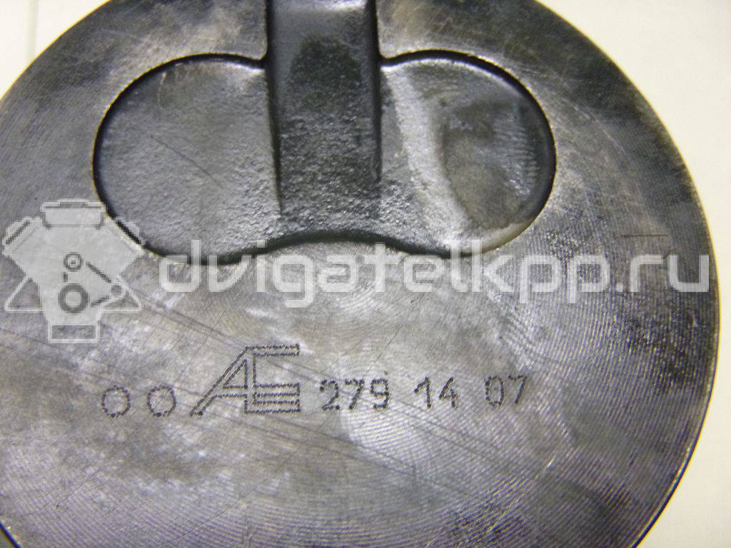 Фото Поршень с шатуном для двигателя D8B (XUD9TE) для Peugeot 406 / Expert 92-94 л.с 8V 1.9 л Дизельное топливо {forloop.counter}}