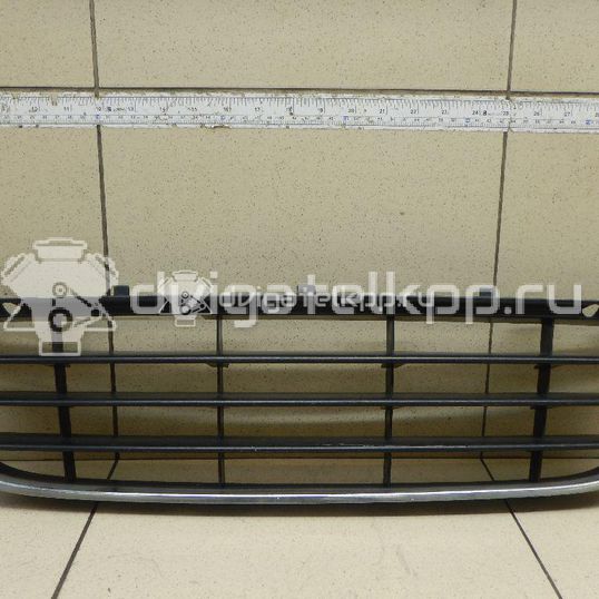 Фото Решетка в бампер центральная  1K0853677C9B9 для Volkswagen Jetta / Golf