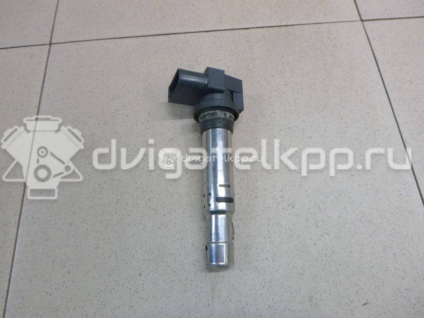 Фото Уплотнитель двери  036905715F для Volkswagen Scirocco / Tiguan / Touran / New Beetle / Bora {forloop.counter}}