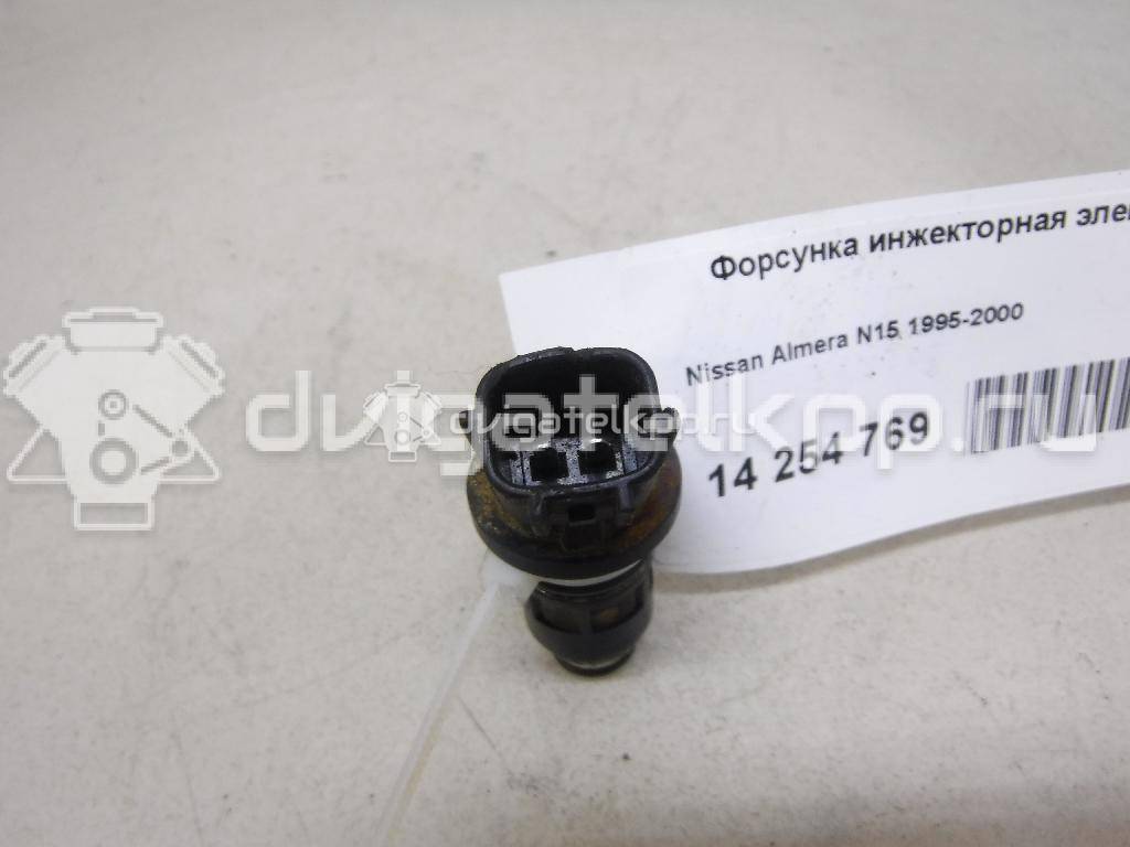 Фото Форсунка инжекторная электрическая  1660073C00 для Nissan Sunny / 100 / Primera / Almera {forloop.counter}}