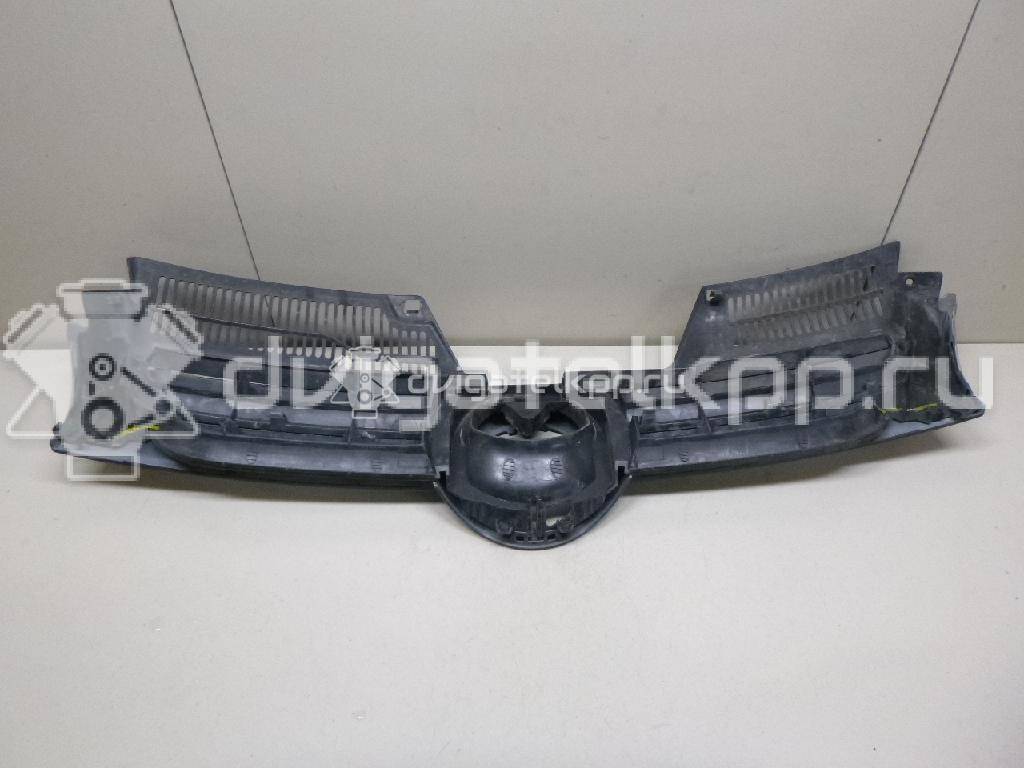 Фото Решетка радиатора  1K0853651AGRU для Volkswagen Jetta / Golf {forloop.counter}}