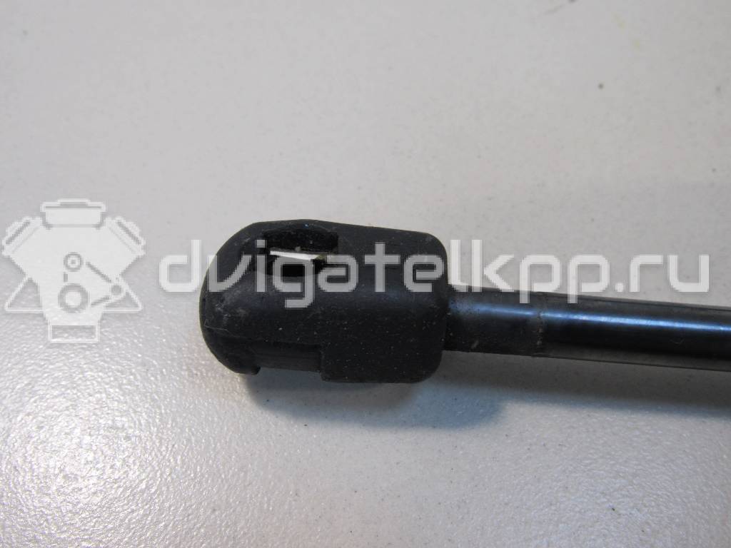 Фото Амортизатор капота  LR001773 для Land Rover Freelander / Range Rover {forloop.counter}}