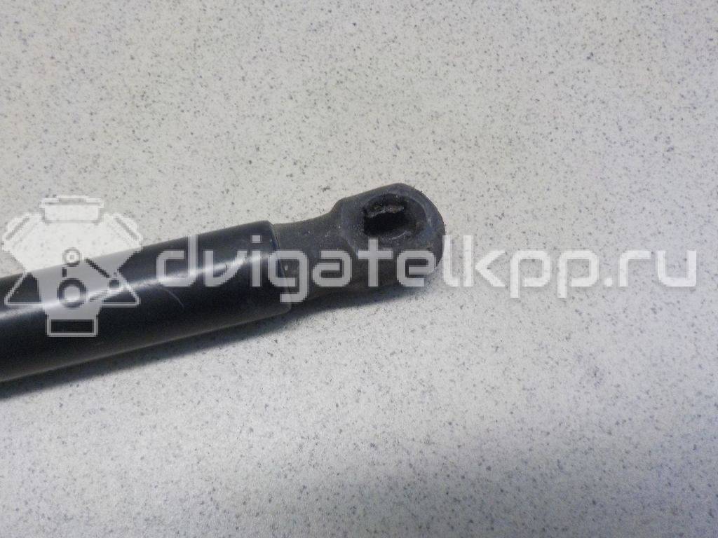 Фото Амортизатор капота  LR025400 для Land Rover Freelander / Range Rover {forloop.counter}}