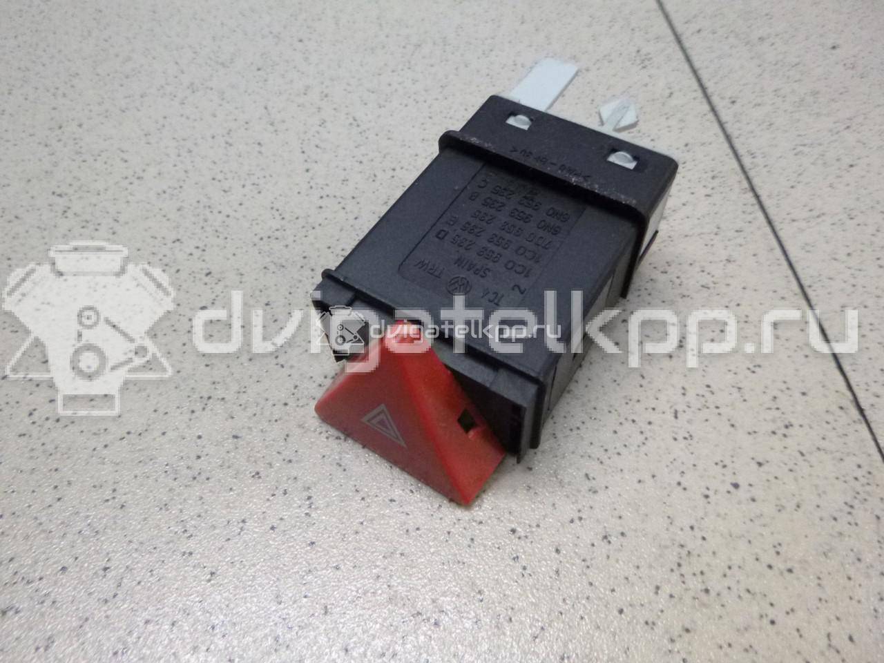 Фото Кнопка аварийной сигнализации  6N0953235B для Volkswagen Transporter / Polo / Lupo 6X1, 6E1 {forloop.counter}}