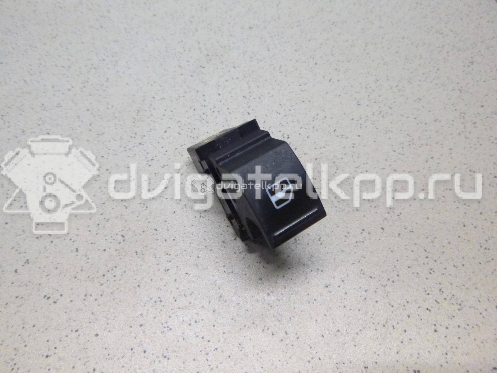 Фото Кнопка стеклоподъемника  7L6959855B3X1 для Volkswagen Scirocco / Tiguan / Touran / Amarok S1B / Cc {forloop.counter}}