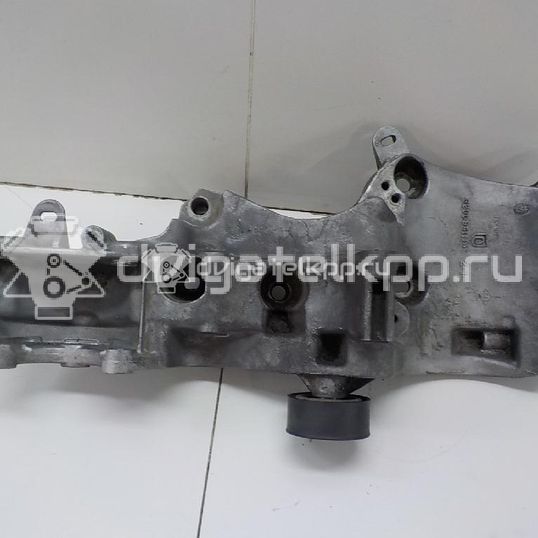 Фото Кронштейн генератора  688300553R для Renault / Dacia