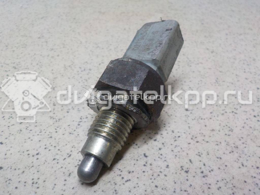 Фото Датчик включения заднего хода  02T945415L для Volkswagen Scirocco / Tiguan / Touran / Amarok S1B / New Beetle {forloop.counter}}