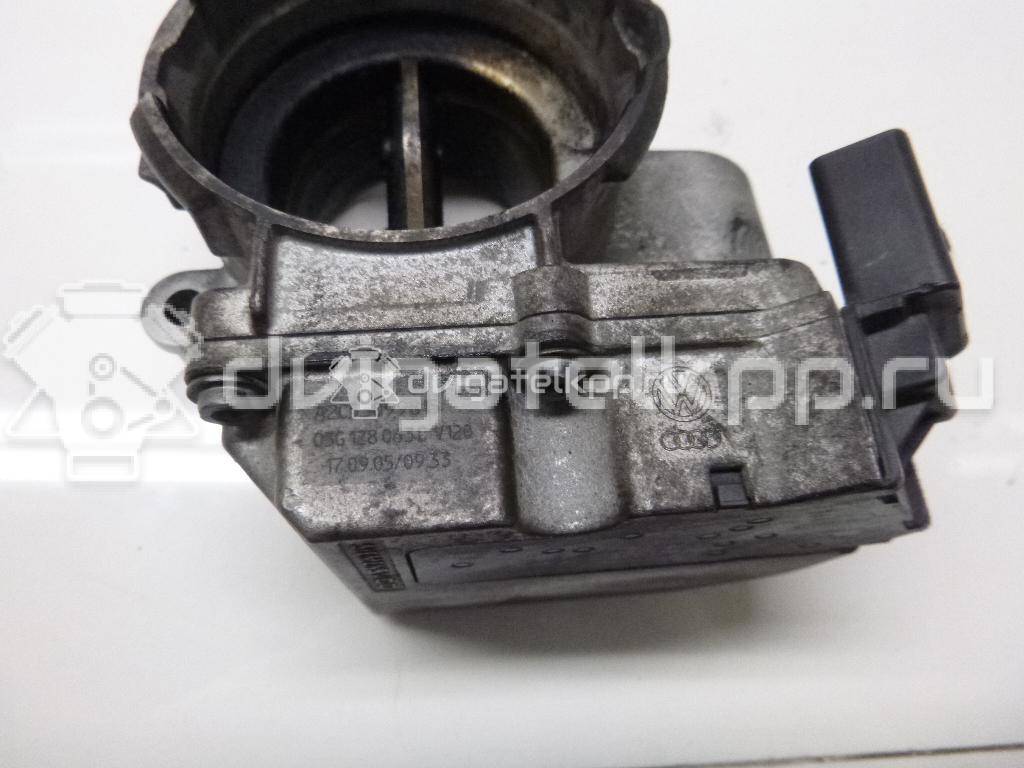 Фото Заслонка дроссельная электрическая  03G128063C для Skoda Roomster 5J / Octaviaii 1Z3 / Yeti 5L / Fabia / Octavia {forloop.counter}}