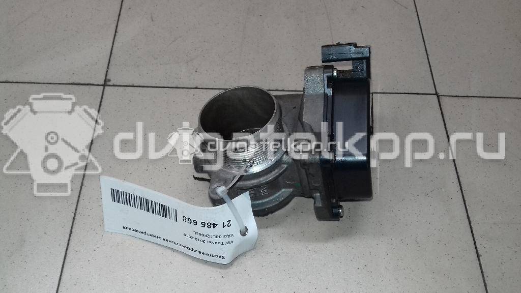 Фото Заслонка дроссельная электрическая  03l128063l для Skoda Roomster 5J / Octaviaii 1Z3 / Yeti 5L / Fabia / Octavia {forloop.counter}}