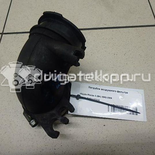 Фото Патрубок воздушного фильтра  ZJ0113221A для mazda Mazda 3 (BK)