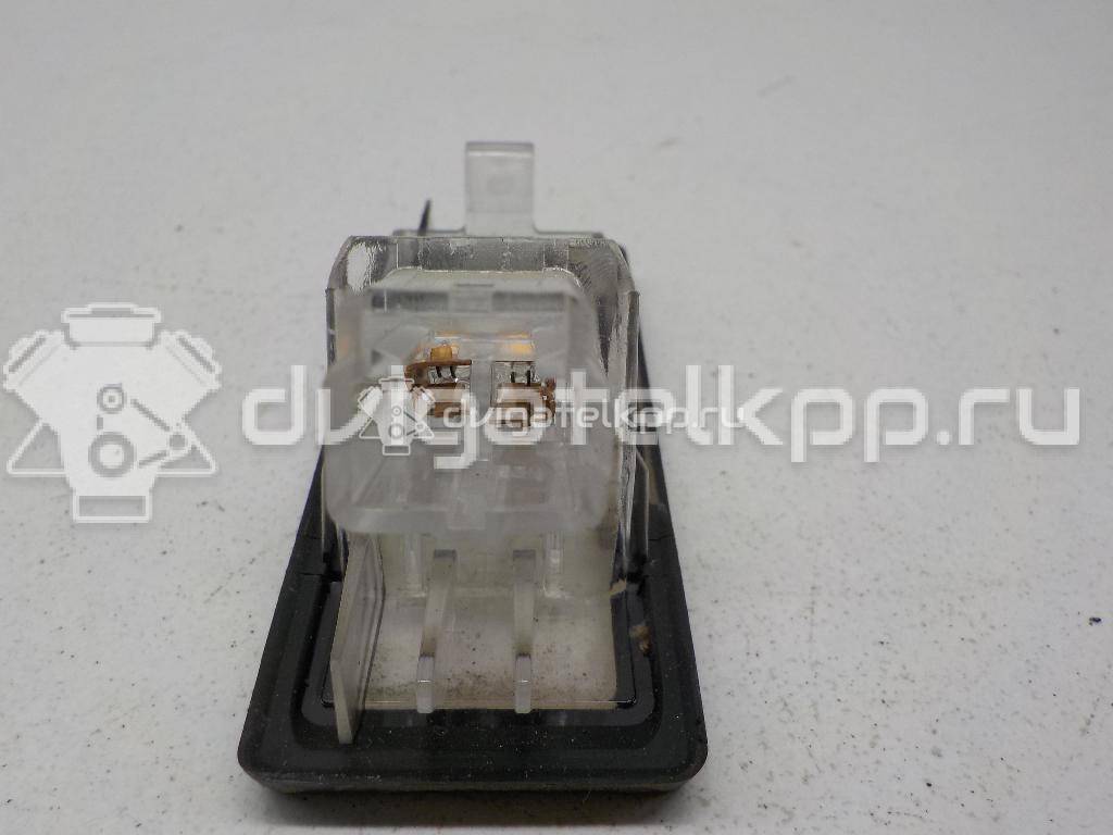 Фото Фонарь подсветки номера  8200013577 для Renault Modus Grand F Jp0 / Megane / Clio / Laguna / Scénic {forloop.counter}}