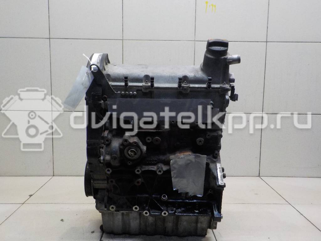 Фото Контрактный (б/у) двигатель AXA для Volkswagen Transporter 115 л.с 8V 2.0 л бензин 06A100045N {forloop.counter}}