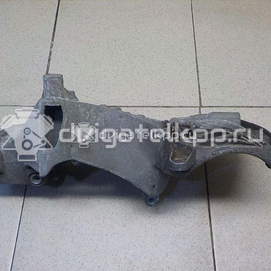 Фото Кронштейн генератора  8200680344 для renault Clio III