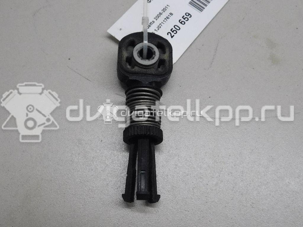 Фото Фиксатор троса КПП  1J0711761B для Seat Ibiza / Cordoba / Leon / Toledo / Alhambra {forloop.counter}}