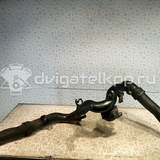 Фото Патрубок интеркулера  038906051B для Skoda Roomster 5J / Octaviaii 1Z3 / Yeti 5L / Fabia / Octavia