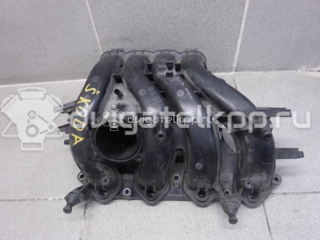 Фото Коллектор впускной для двигателя CWVA для Skoda / Volkswagen / Seat 110 л.с 16V 1.6 л бензин 04E129712P {forloop.counter}}