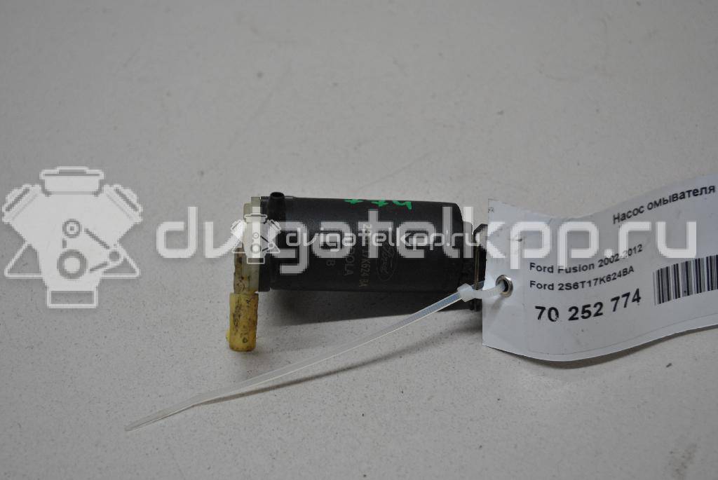 Фото Насос омывателя  2S6T17K624BA для Ford Fiesta / Focus / Tourneo / Granada / Scorpio {forloop.counter}}