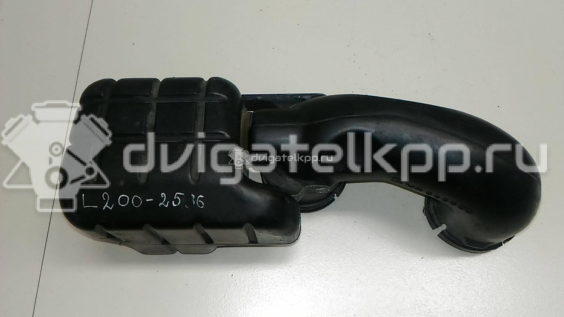 Фото Резонатор воздушного фильтра для двигателя 4D56 (16V) для Mitsubishi Pajero / L 110-178 л.с 16V 2.5 л Дизельное топливо MR355692 {forloop.counter}}