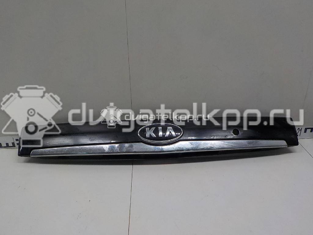 Фото Накладка двери багажника  925014d010 для Kia Carnival {forloop.counter}}