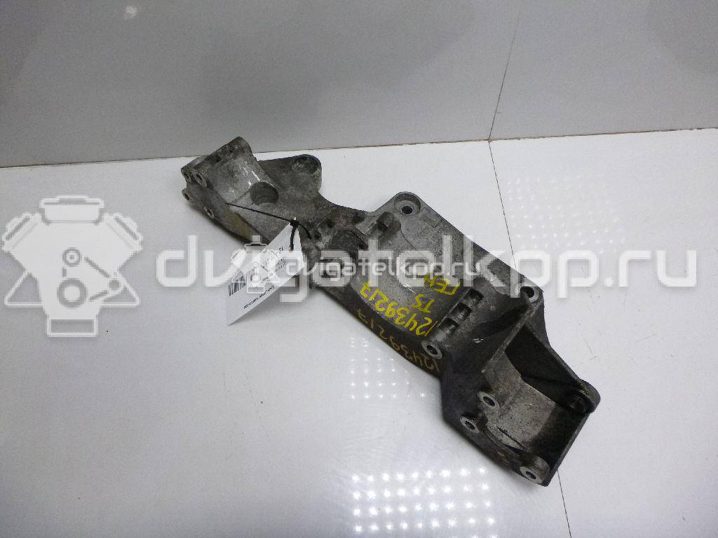 Фото Кронштейн генератора для двигателя AMF для Seat Ibiza / Cordoba / Arosa 6H 75 л.с 6V 1.4 л Дизельное топливо 045903143C {forloop.counter}}