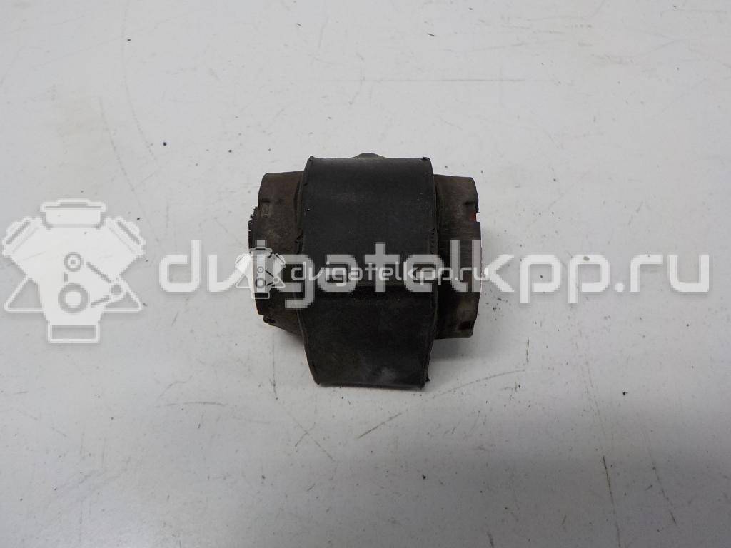 Фото Втулка (с/блок) переднего стабилизатора  LR030743 для Land Rover Freelander / Range Rover / Discovery {forloop.counter}}