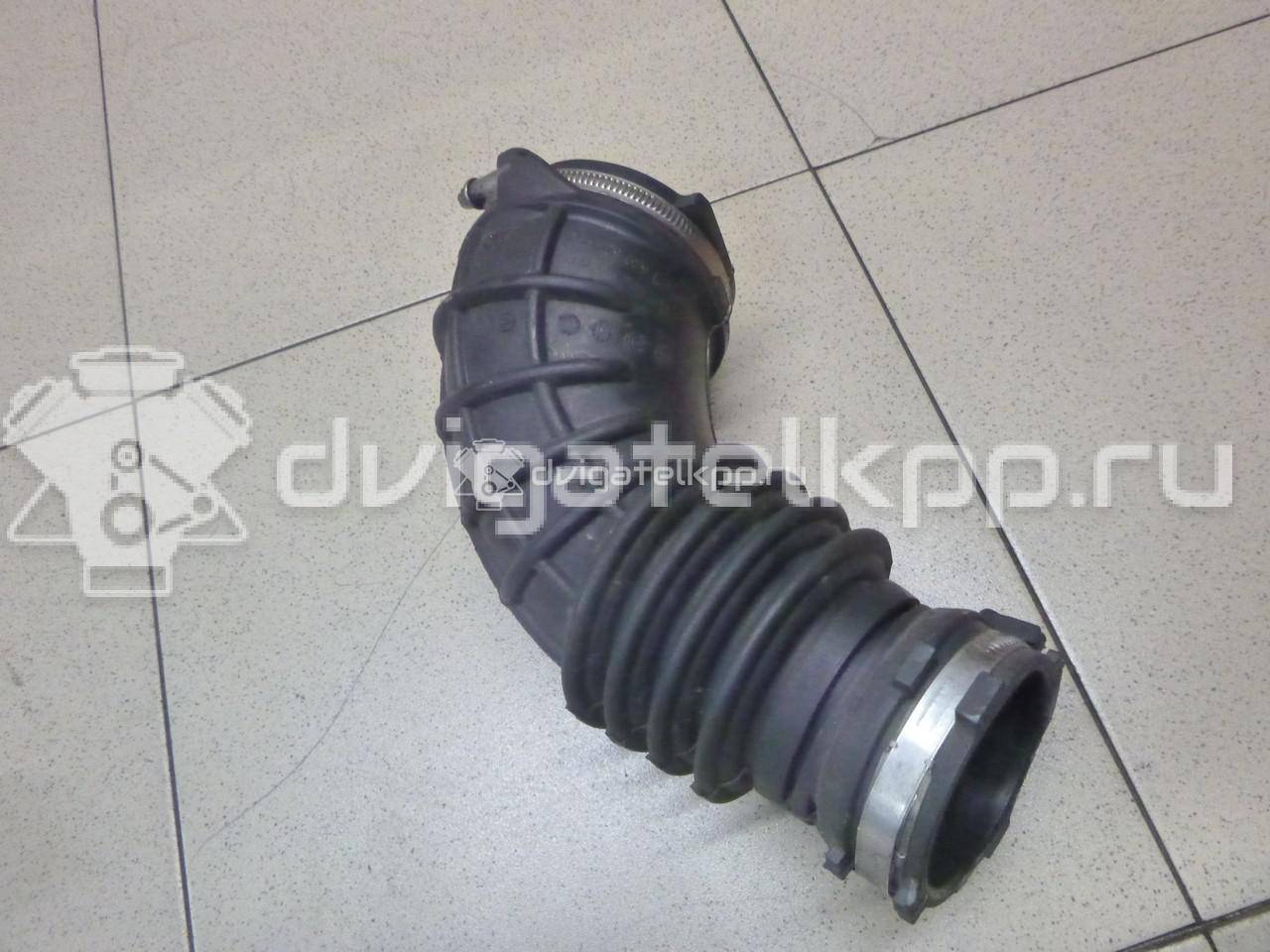 Фото Патрубок воздушного фильтра для двигателя KW для Audi Quattro 85 300-306 л.с 20V 2.1 л Супер-бензин (95) неэтилированный 06H129629E {forloop.counter}}