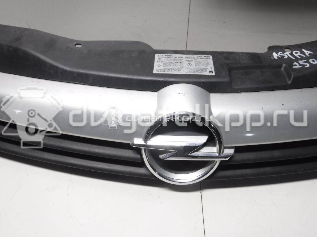 Фото Решетка радиатора  6320114 для Opel Astra {forloop.counter}}