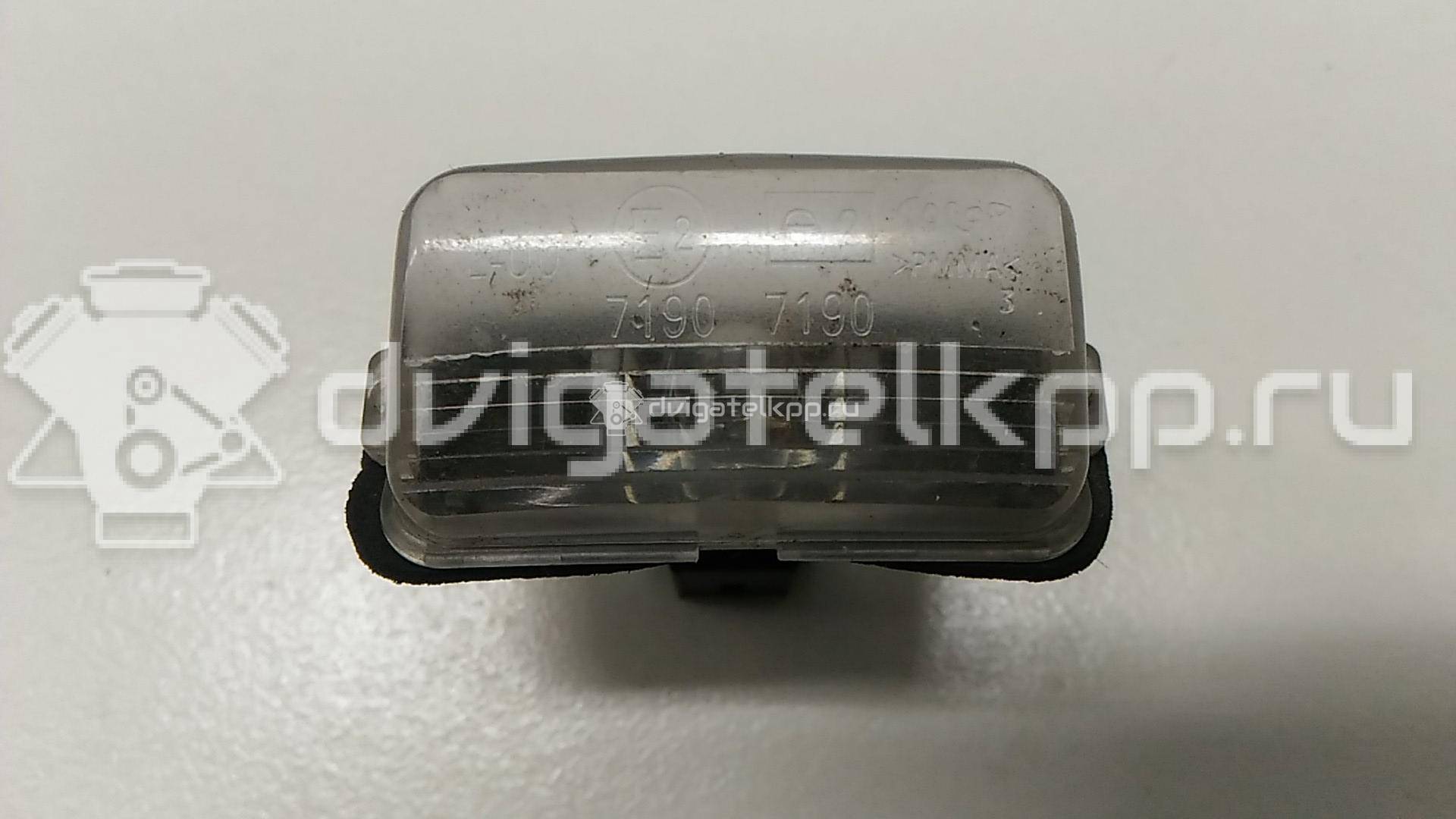 Фото Фонарь подсветки номера  6340A3 для Peugeot 406 / 407 / Traveller / 5008 / Expert {forloop.counter}}