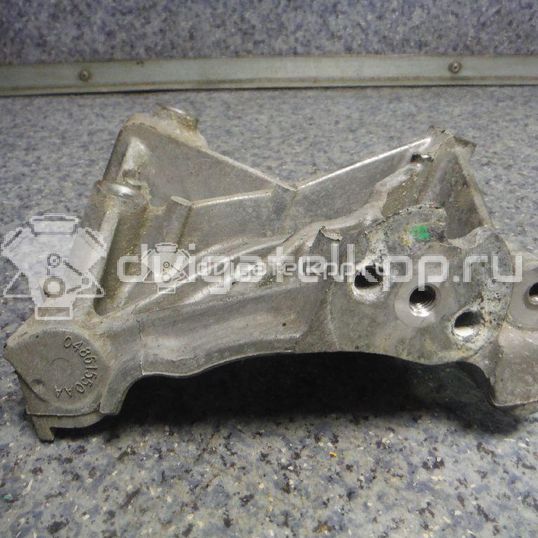 Фото Кронштейн генератора для двигателя EDZ для Chrysler Voyager / Stratus / Pt Cruiser / Sebring 140-163 л.с 16V 2.4 л бензин 04861550AA