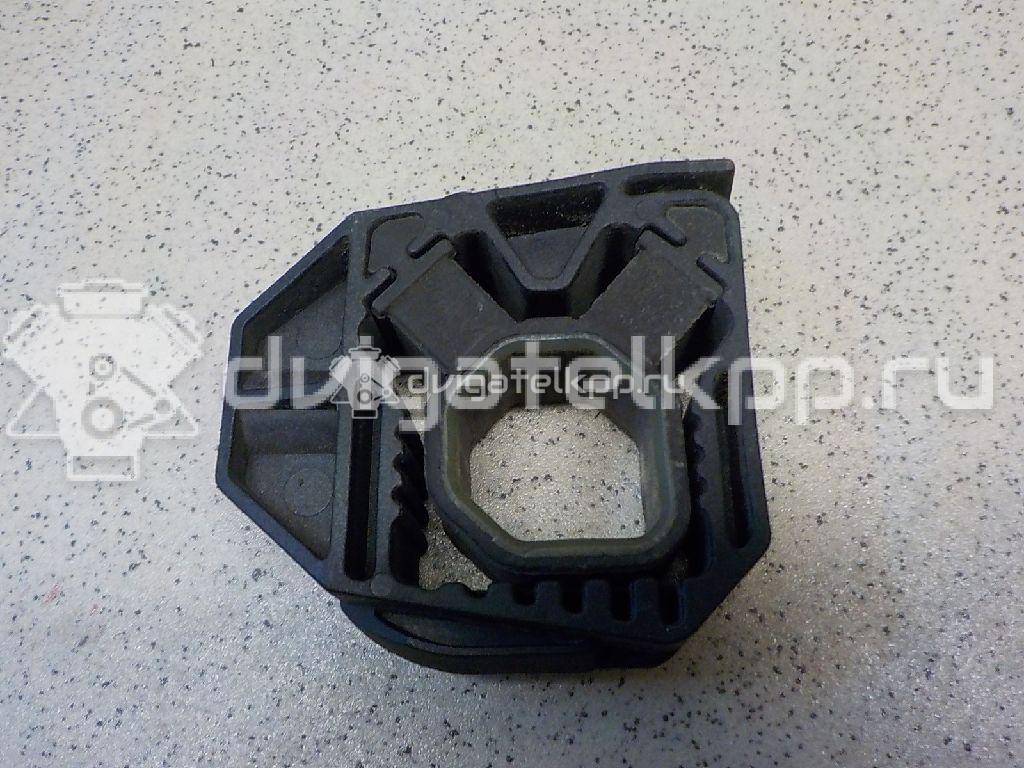 Фото Кронштейн радиатора  1K0121367D для Seat Ibiza / Leon / Toledo / Altea {forloop.counter}}