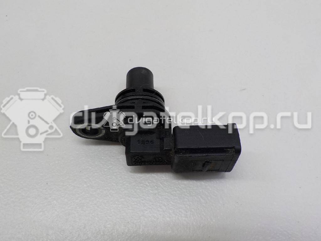 Фото Датчик положения распредвала  036907601D для Skoda Roomster 5J / Kodiaq Ns7 / Octaviaii 1Z3 / Yeti 5L / Citigo {forloop.counter}}