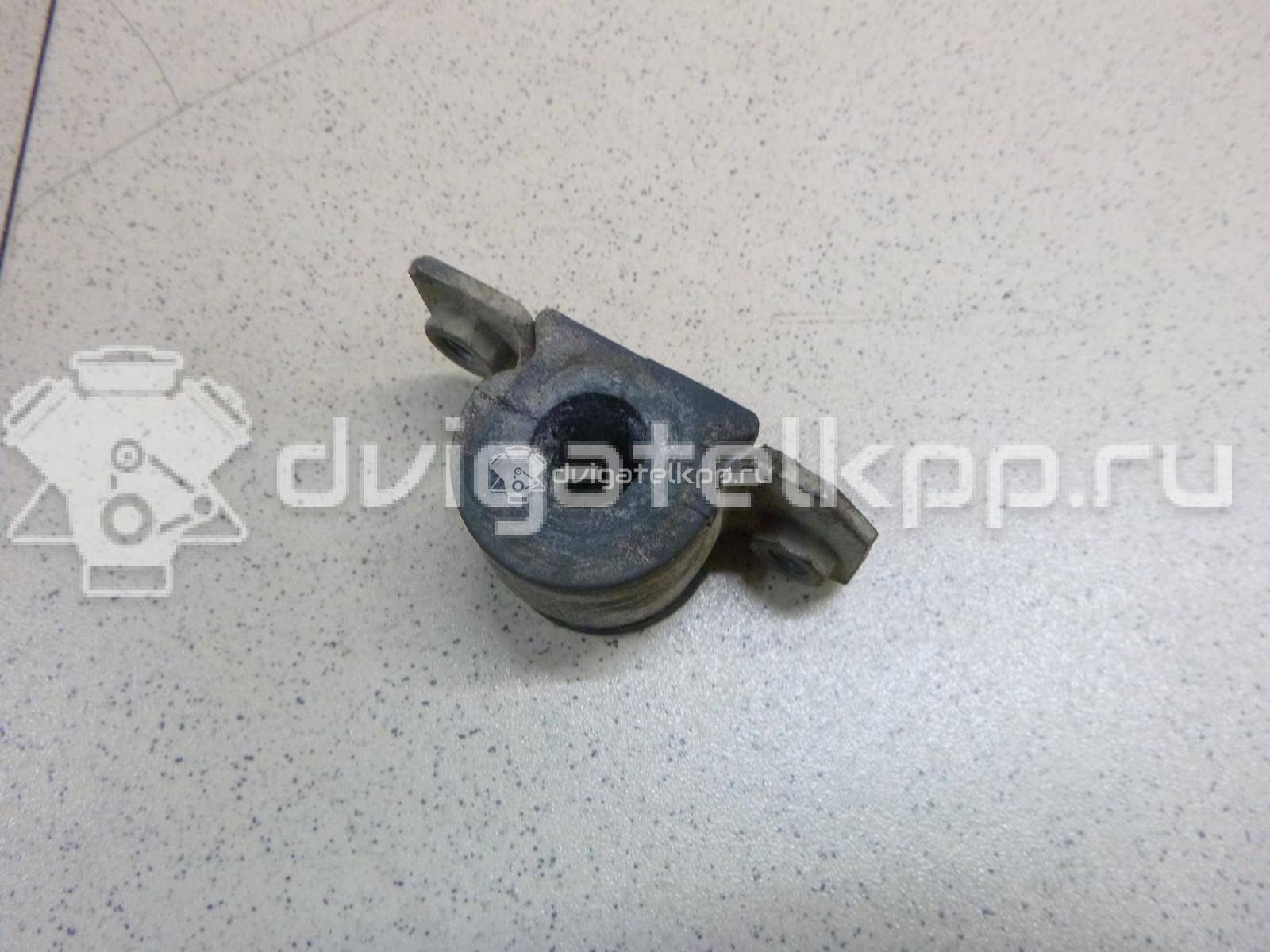 Фото Кронштейн крепления переднего стабилизатора  6q0411334a для Skoda Roomster 5J / Octaviaii 1Z3 / Citigo / Fabia / Octavia {forloop.counter}}