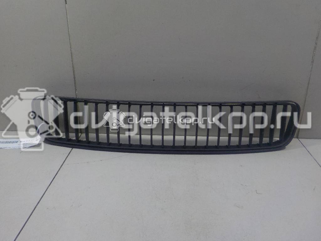 Фото Решетка в бампер центральная  5J08536779B9 для Skoda Roomster 5J / Fabia {forloop.counter}}