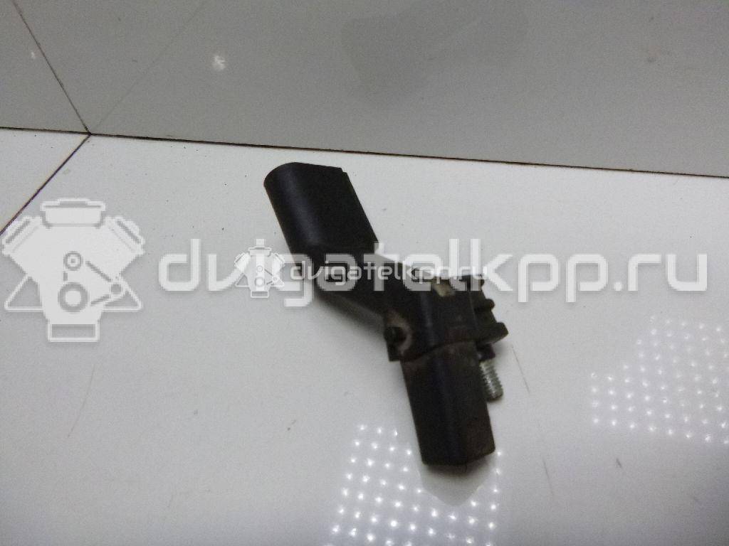 Фото Датчик положения коленвала  032906433 для Skoda Roomster 5J / Octaviaii 1Z3 / Yeti 5L / Fabia / Octavia {forloop.counter}}