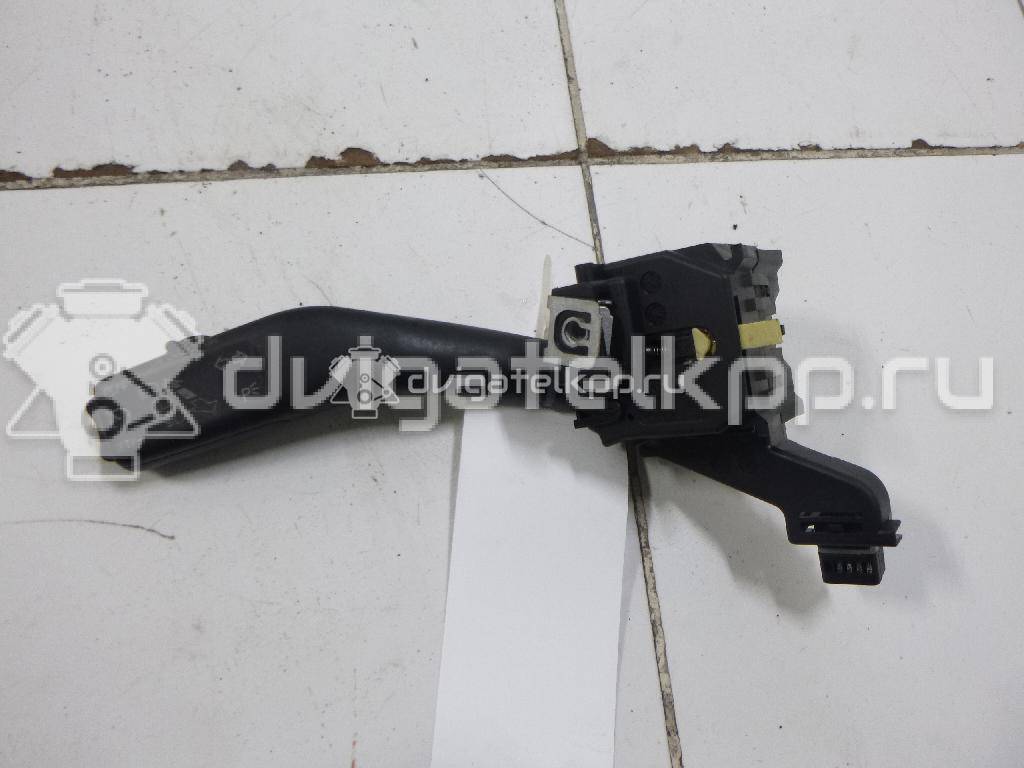 Фото Переключатель поворотов подрулевой  1K0953513G для Skoda Octavia / Yeti 5L / Octaviaii 1Z3 / Superb {forloop.counter}}