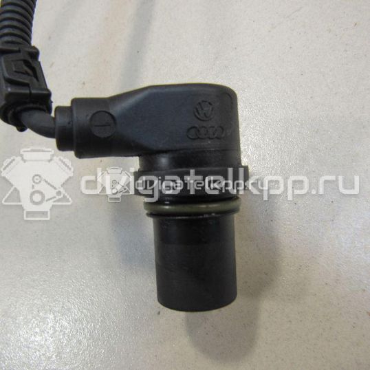 Фото Датчик положения коленвала  022957147A для Skoda Octavia / Octaviaii 1Z3 / Superb